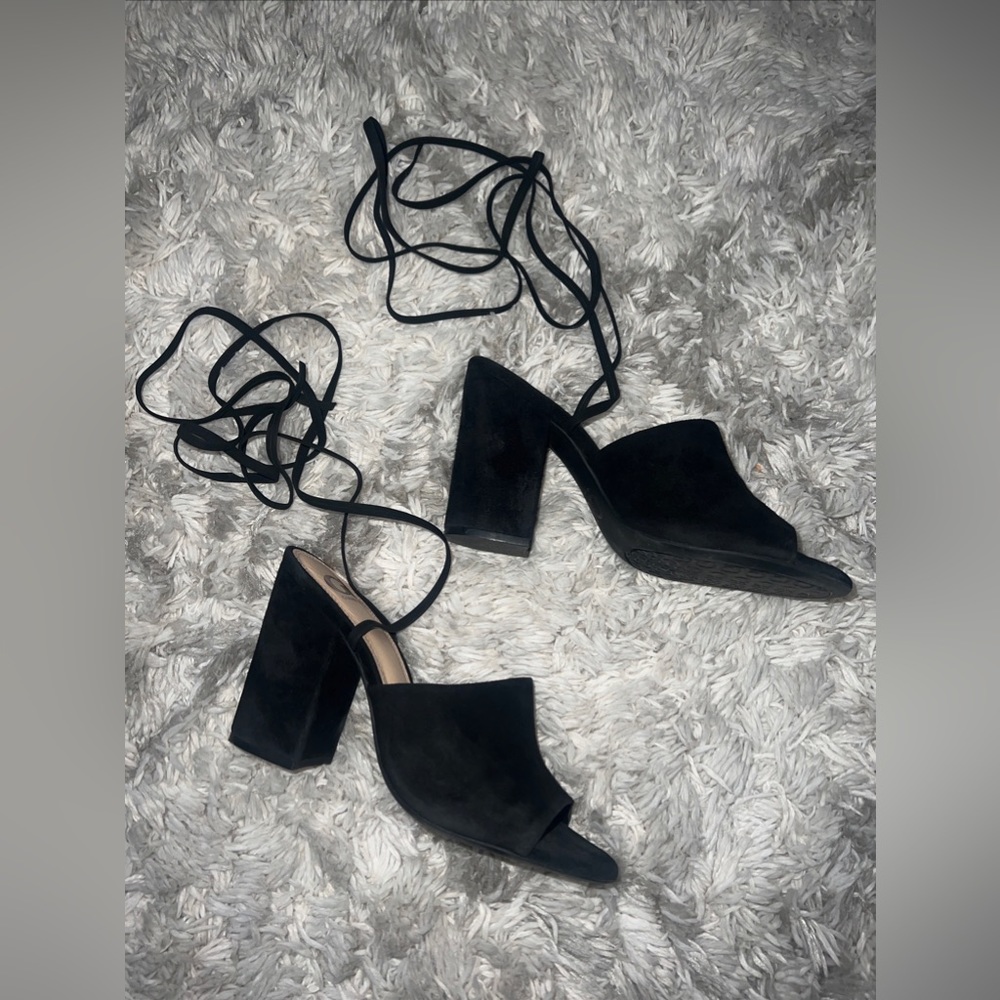 GB Gianni Bini Kat-Kall Ankle Wrap Block Heel Mules in Black Size 7.5 Suede